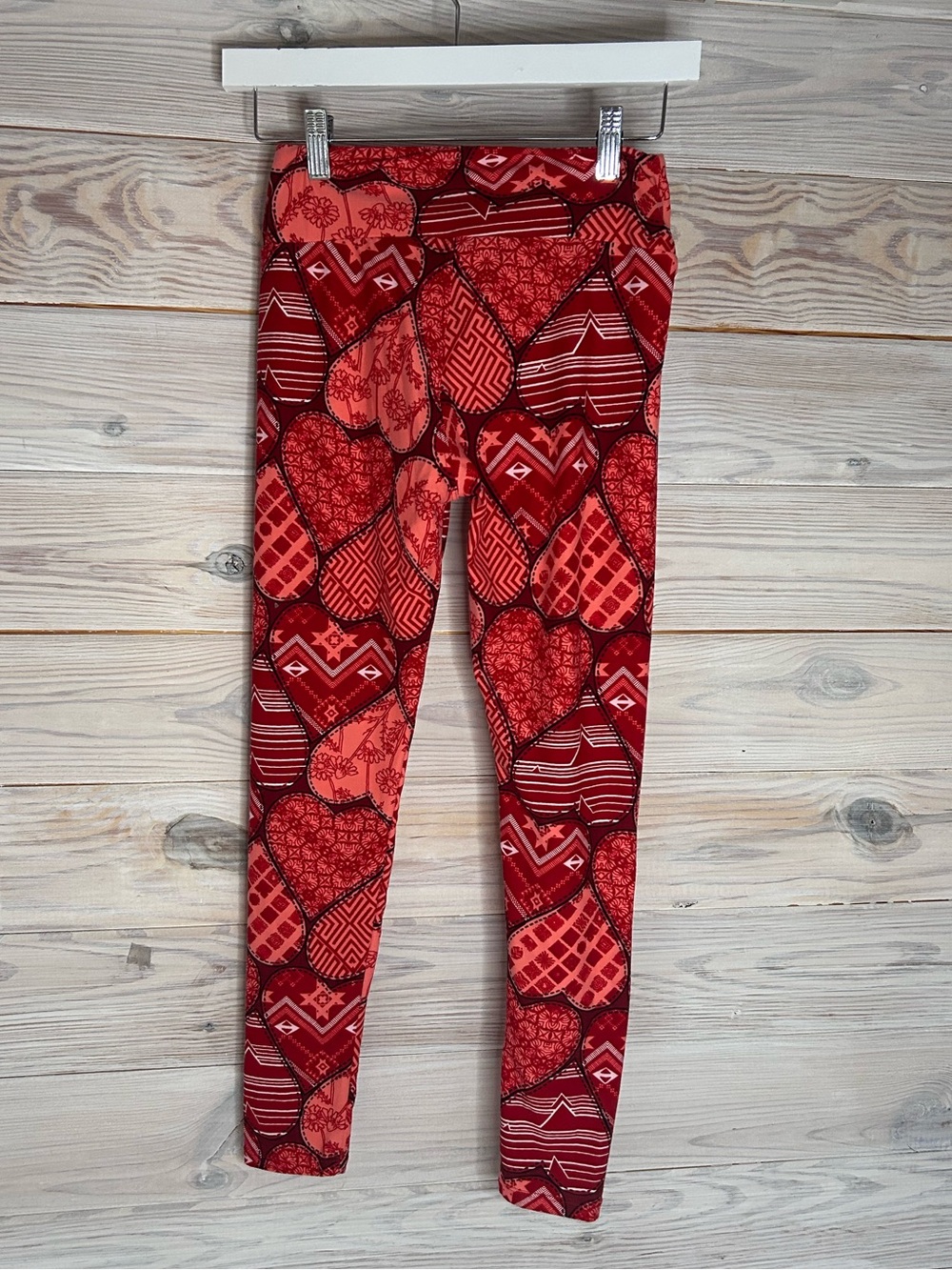 LuLaRoe Hearts Desire Leggings One Size